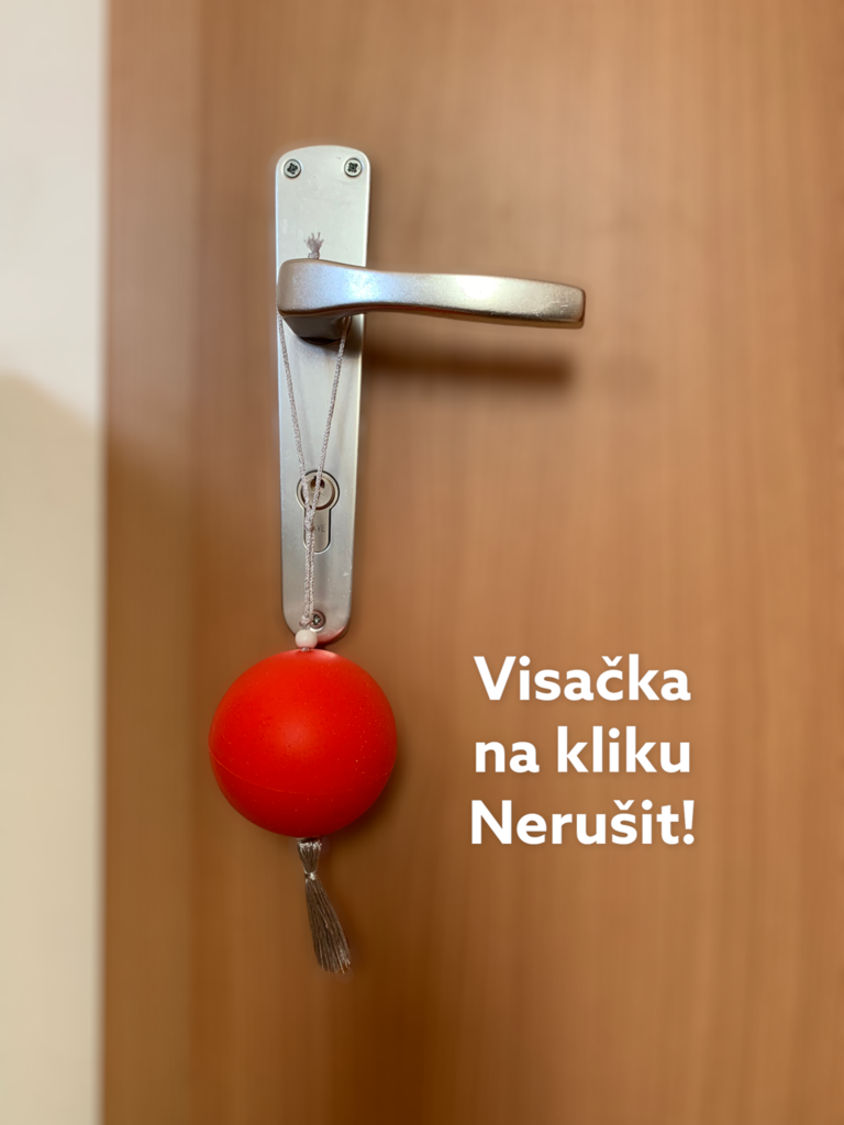 visačka červená